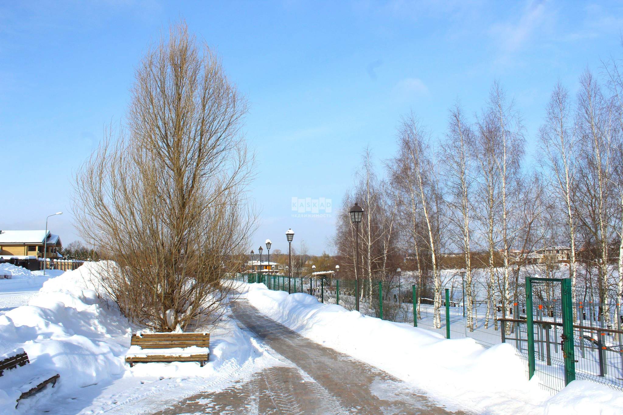 Продам земельный участок 1000 м.кв.