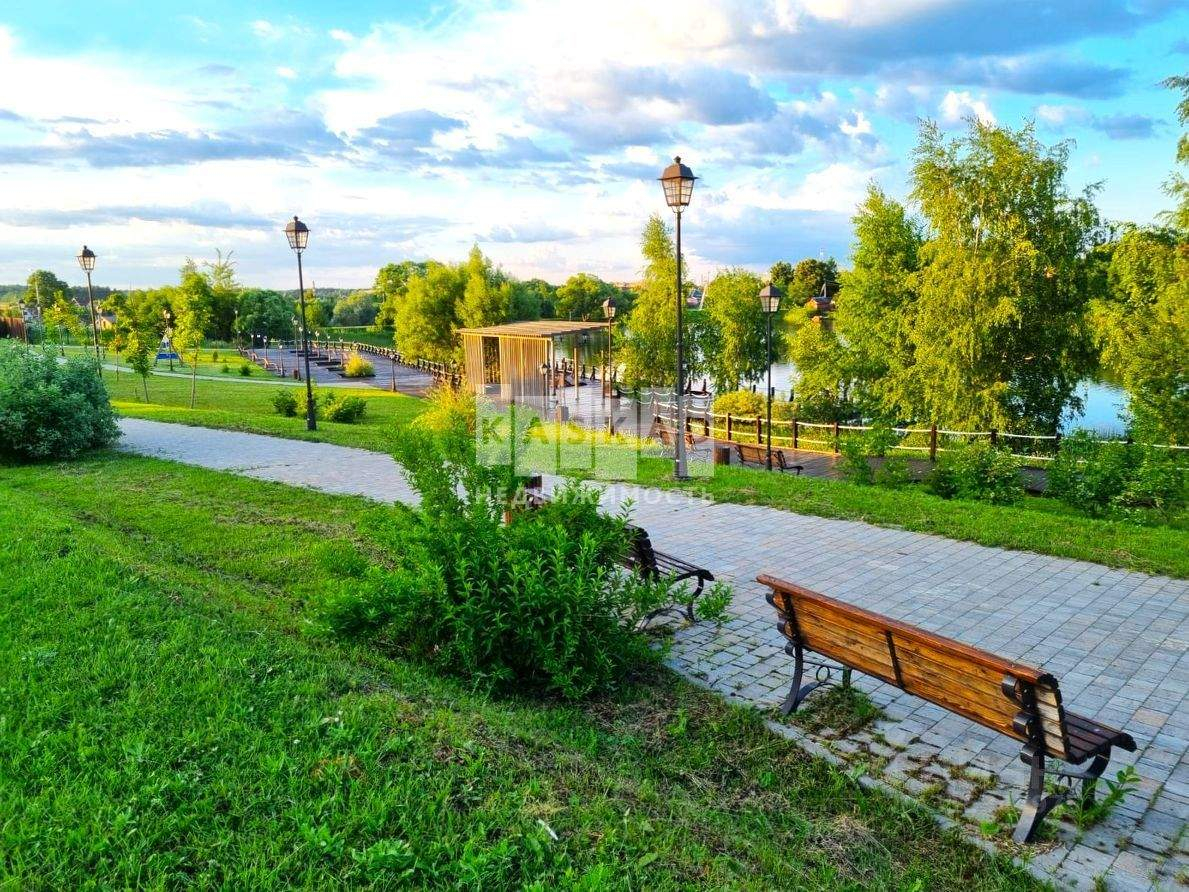 Продам земельный участок 1000 м.кв.