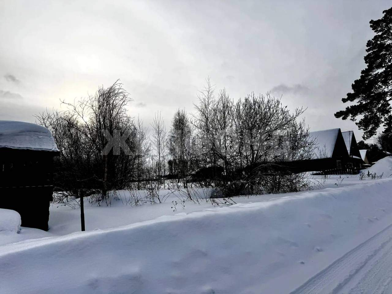 Продам земельный участок 1494 м.кв.