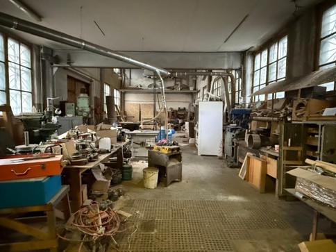 Продам торговое помещение 724.9 м.кв.