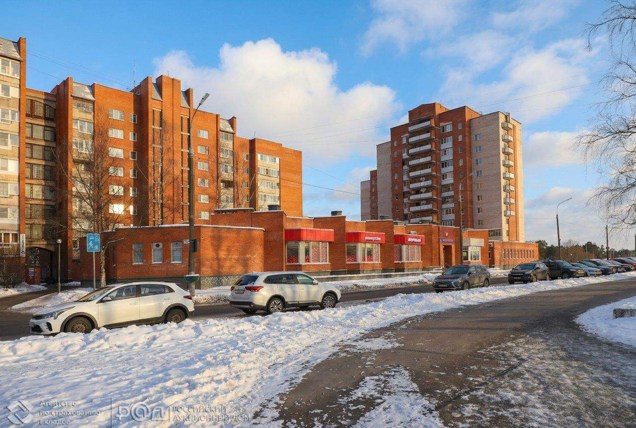 Продам торговое помещение 1315.7 м.кв.
