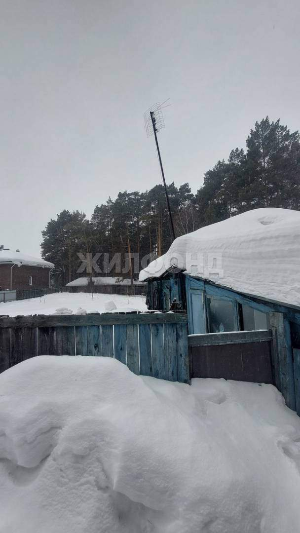 Продам земельный участок 1000 м.кв.