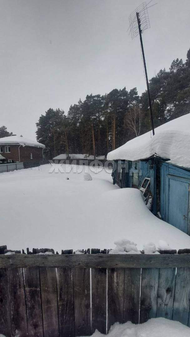 Продам земельный участок 1000 м.кв.