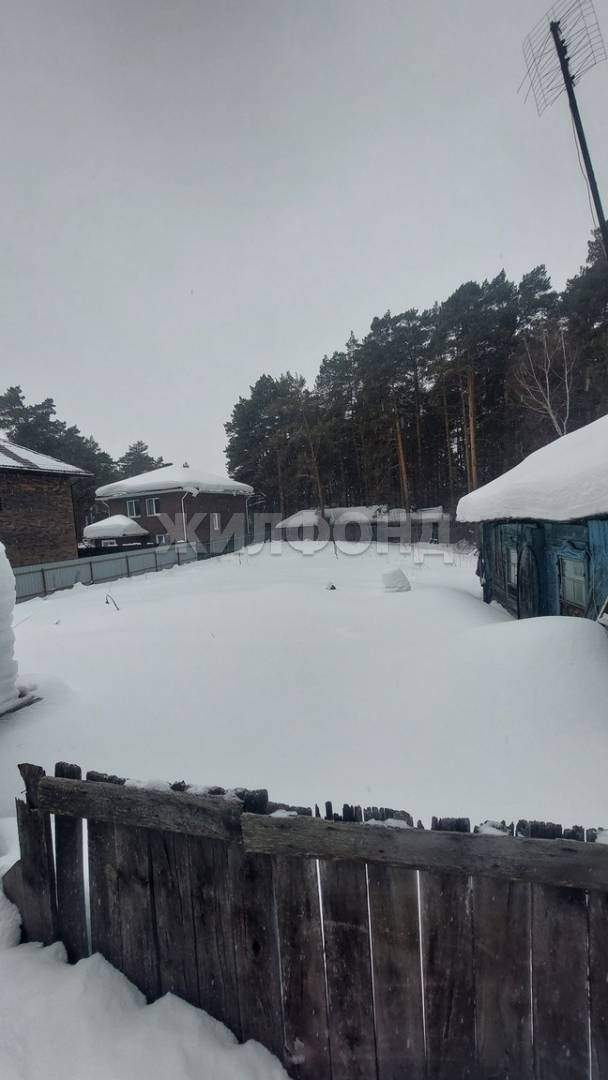 Продам земельный участок 1000 м.кв.