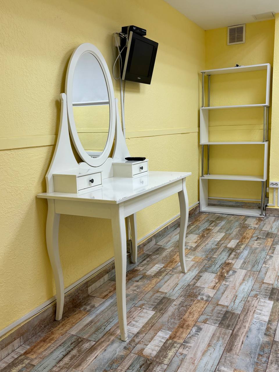 Продам помещение свободного назначения 14.3 м.кв.