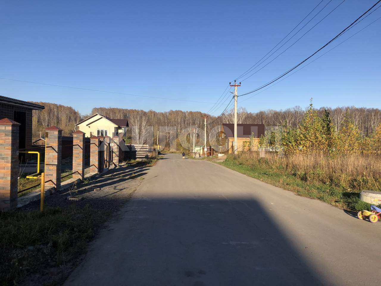 Продам земельный участок 1000 м.кв.