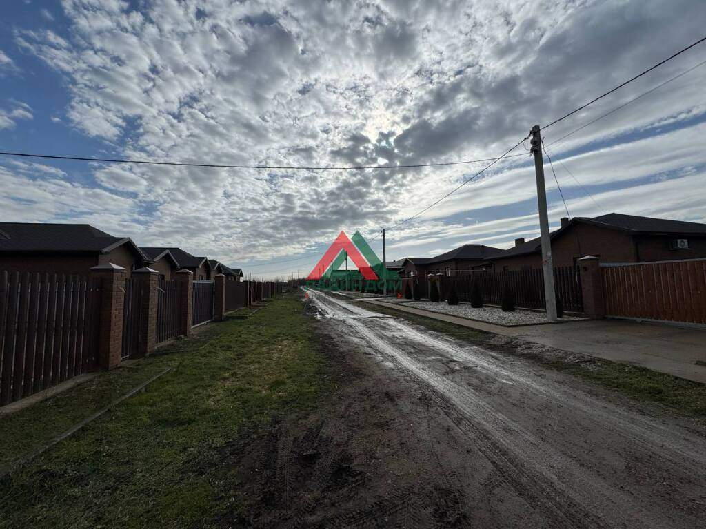 Продам земельный участок 600 м.кв.