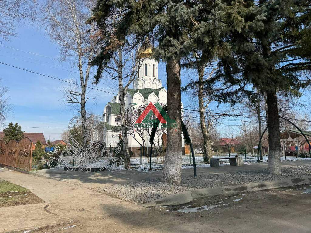 Продам земельный участок 600 м.кв.