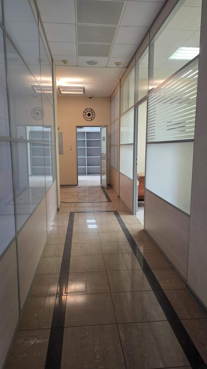 Фото: Сдам готовый офис 365 м2 с отдельным входом у м. Юго-Западная test