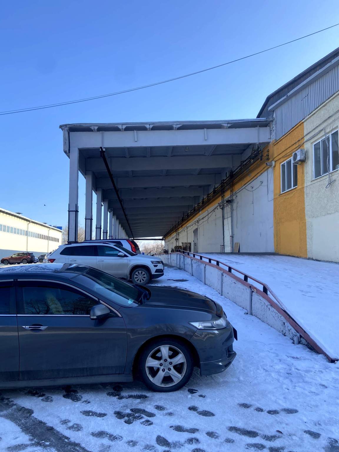 Продам торговое помещение 11073.1 м.кв.