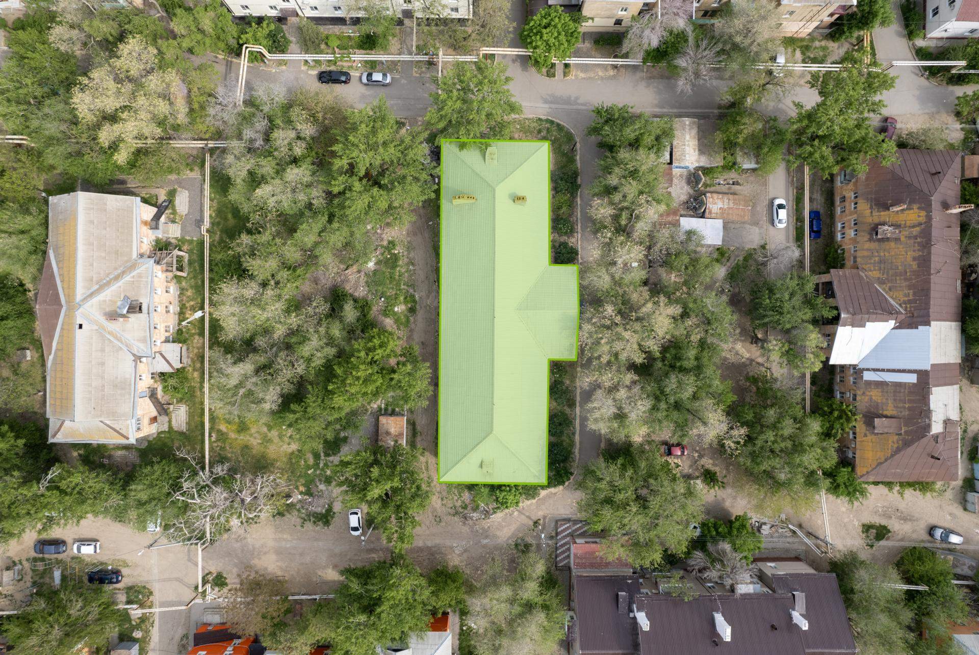 Продам торговое помещение 915.7 м.кв.