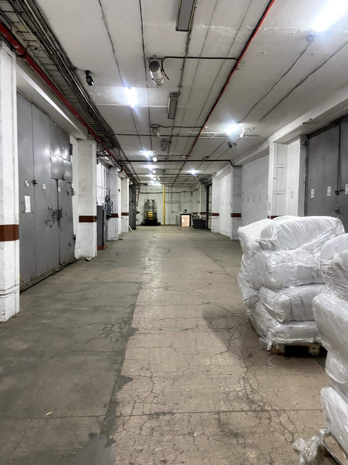 Продам торговое помещение 11073.1 м.кв.