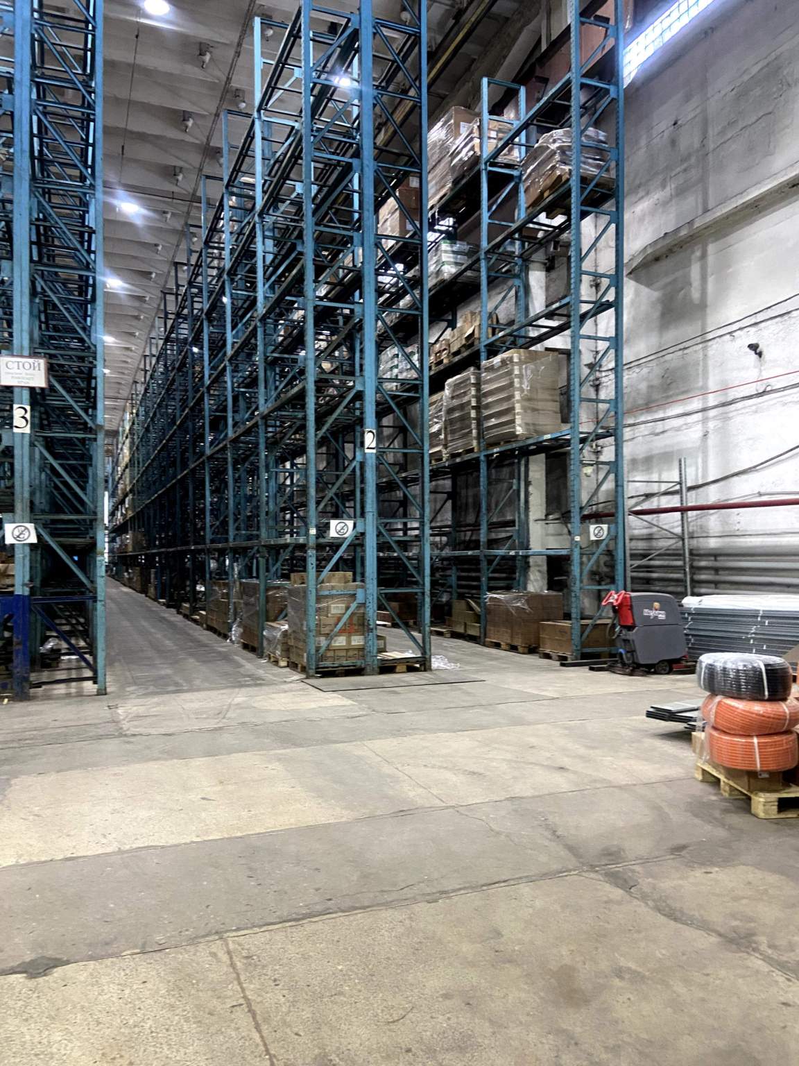 Продам торговое помещение 11073.1 м.кв.