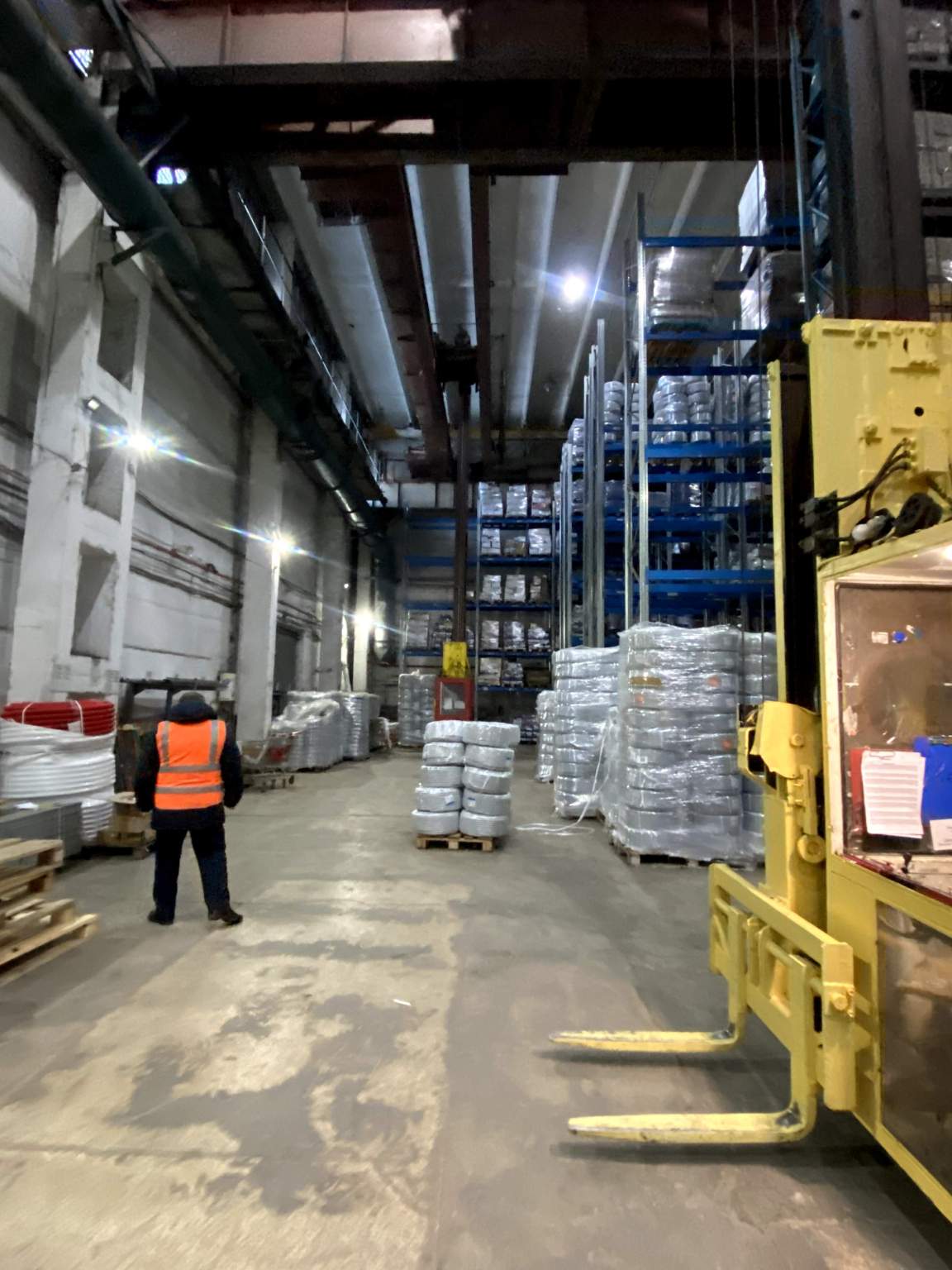 Продам торговое помещение 11073.1 м.кв.