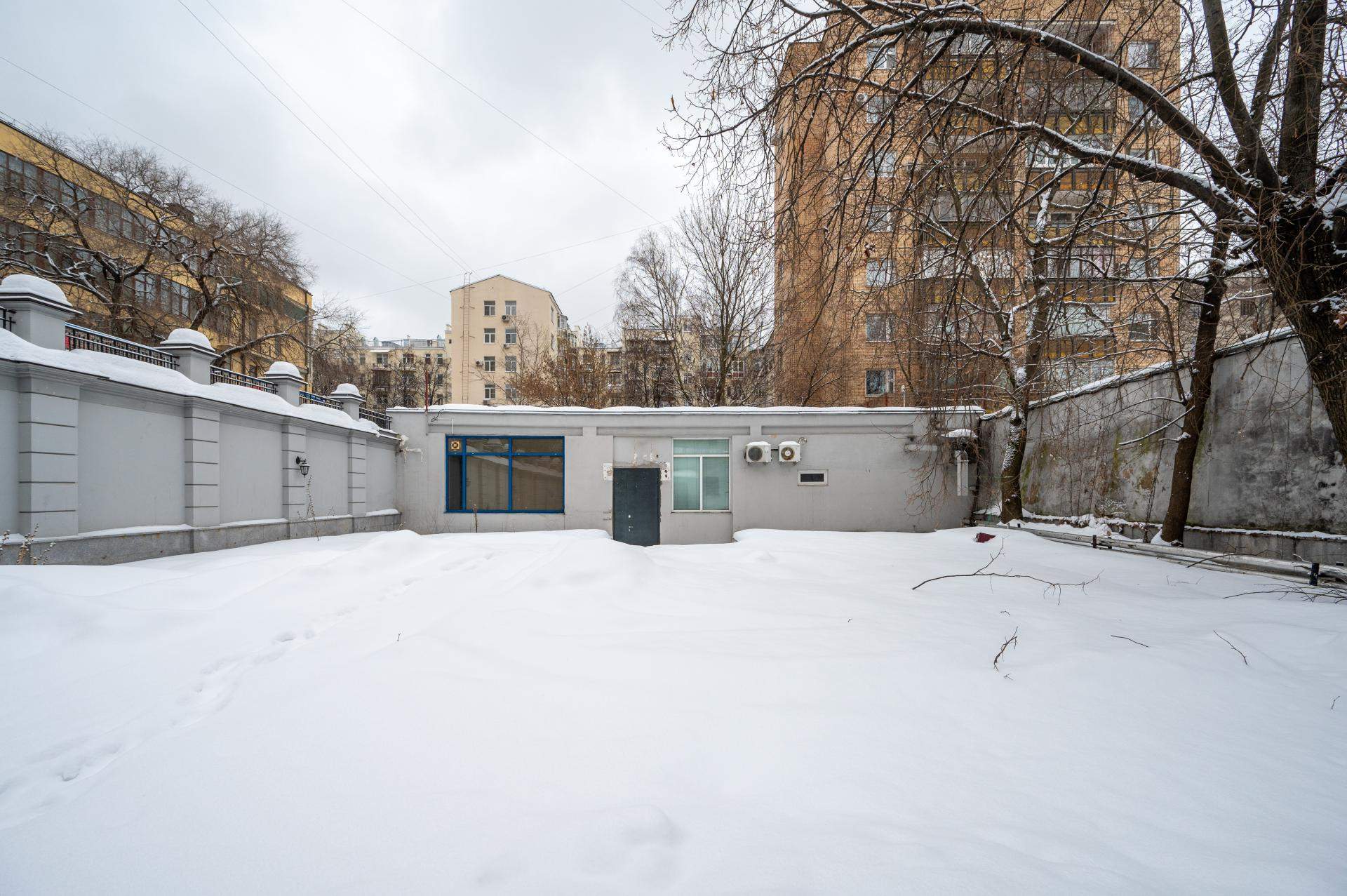 Продам торговое помещение 704.7 м.кв.