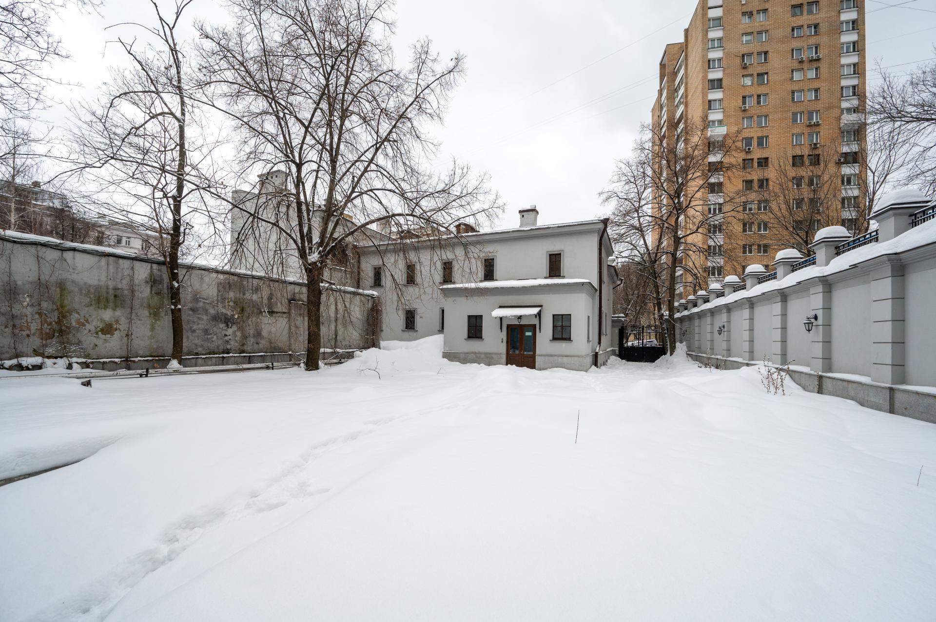 Продам торговое помещение 704.7 м.кв.