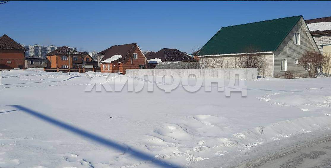 Продам земельный участок 600 м.кв.