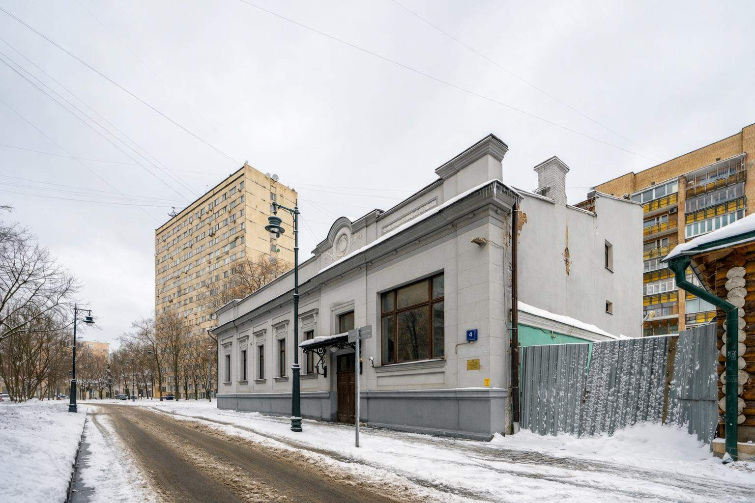 Продам торговое помещение 704.7 м.кв.