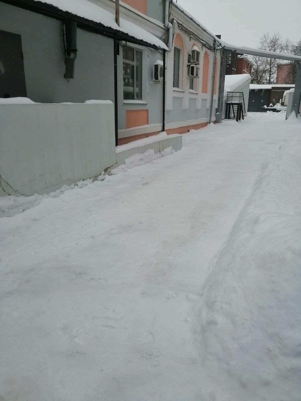 Продам помещение свободного назначения 2015.7 м.кв.