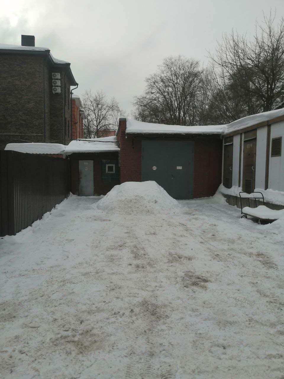 Продам помещение свободного назначения 2015.7 м.кв.