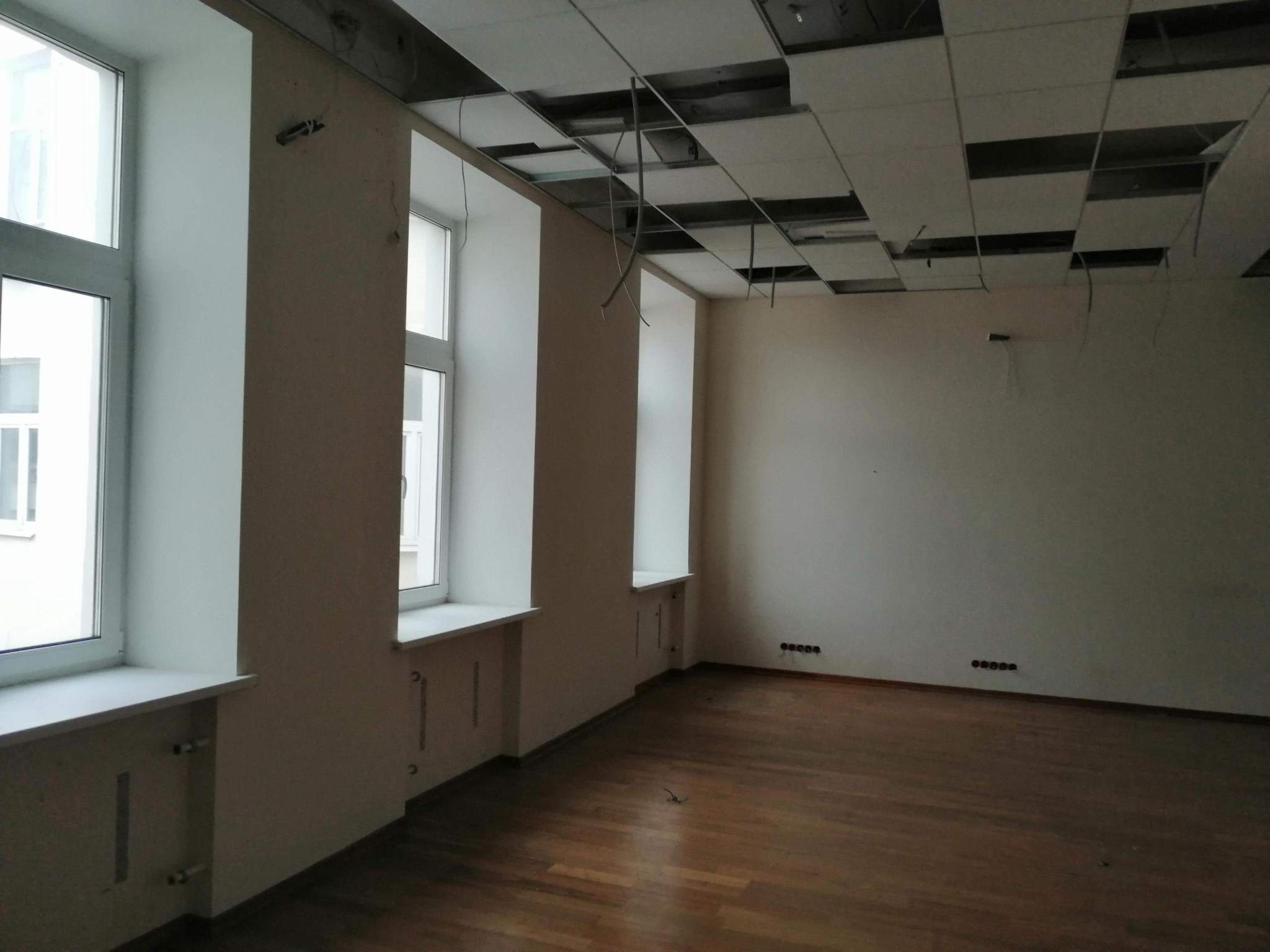 Продам офис 321.1 м.кв.