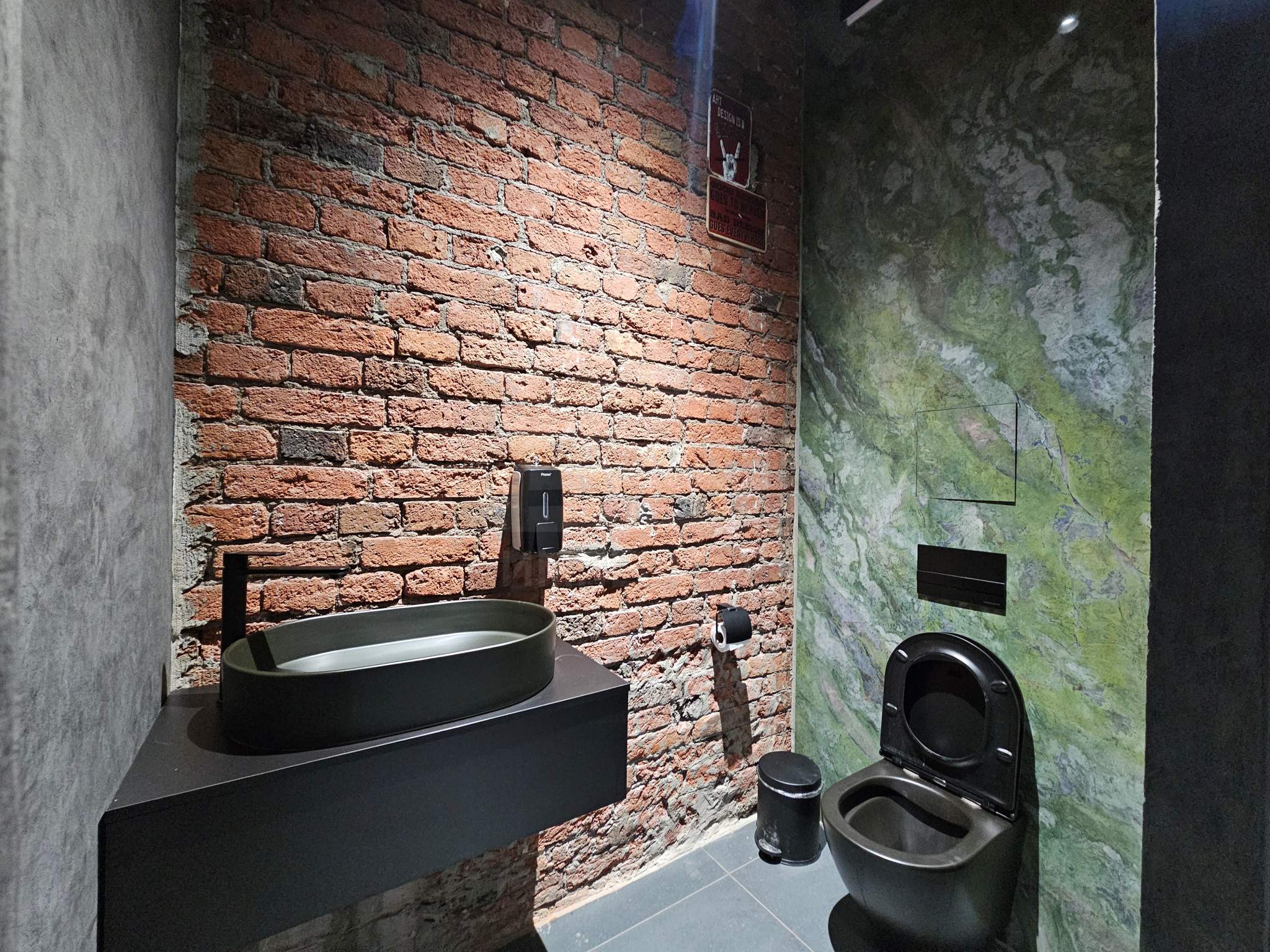 Сдам в аренду помещение свободного назначения 13.2 м.кв.