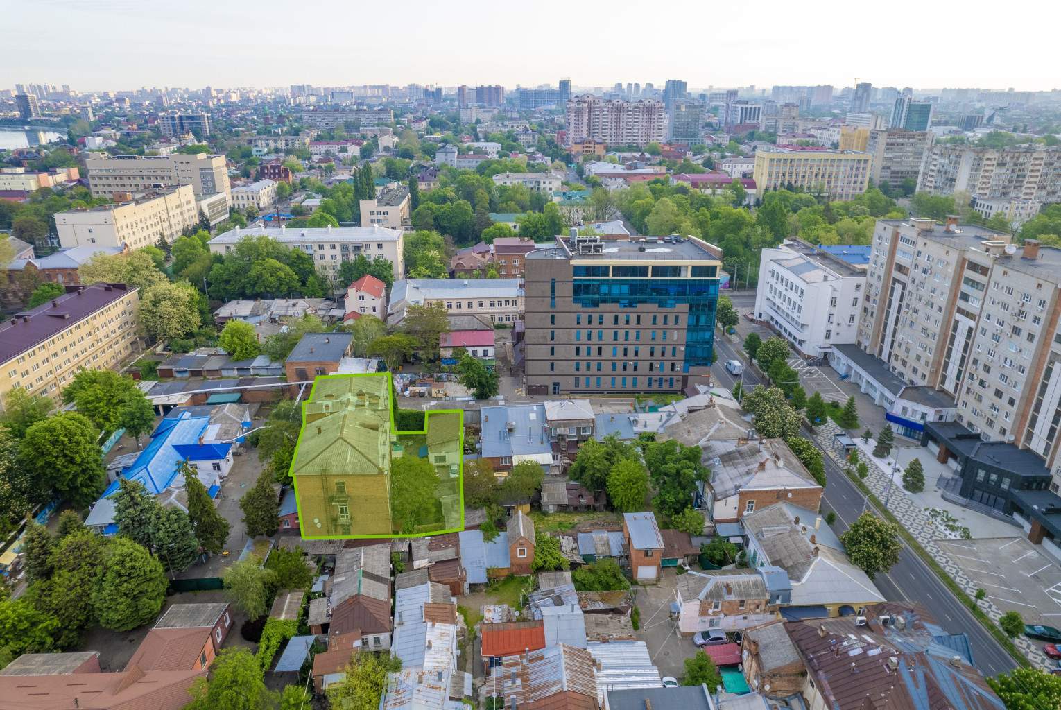 Продам торговое помещение 1442.7 м.кв.