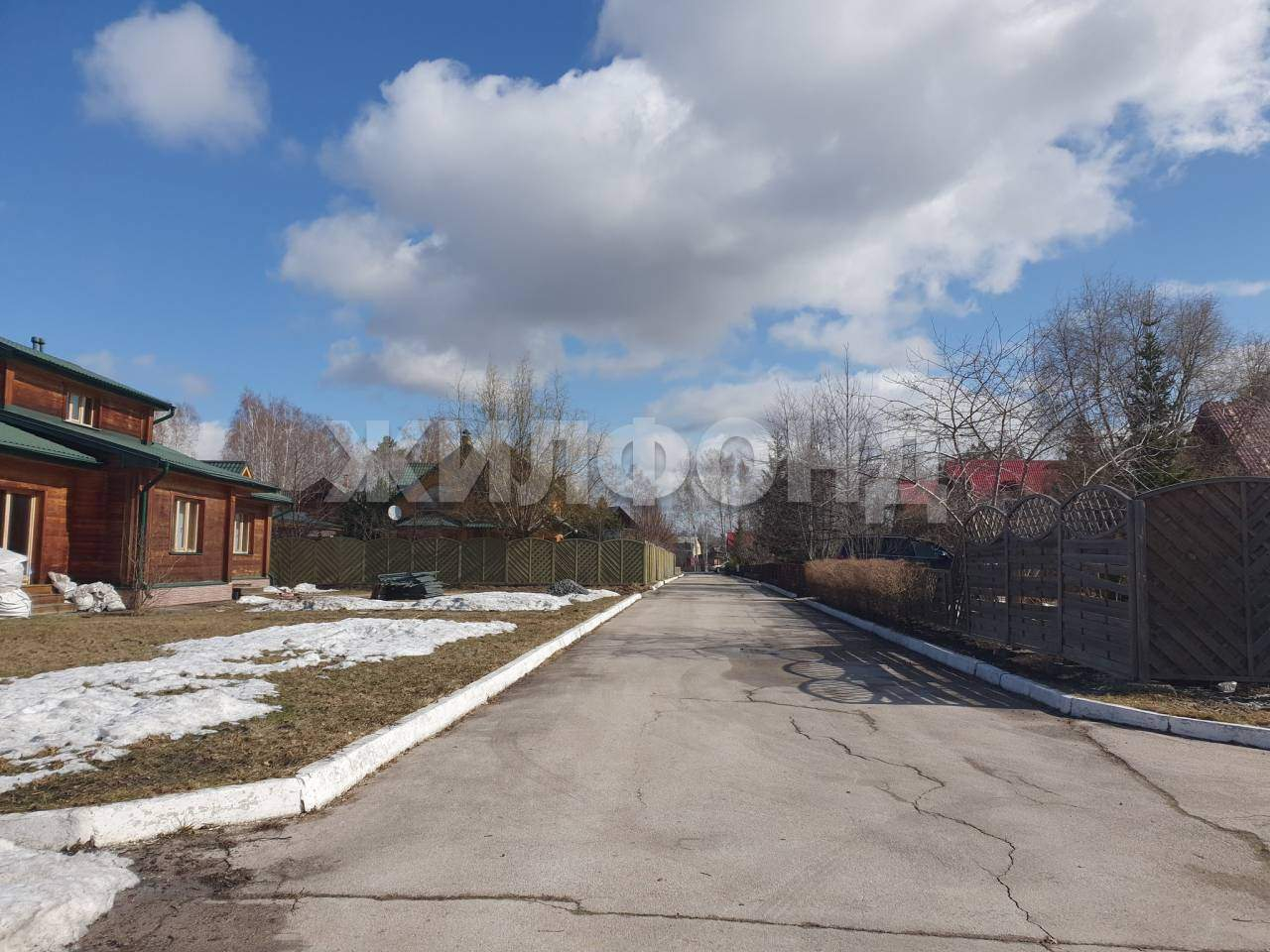 Продам земельный участок 2850 м.кв.