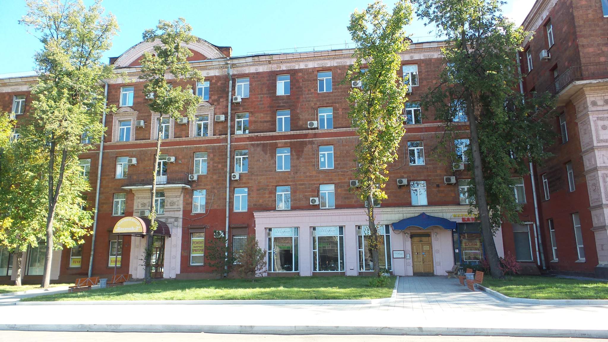 Сдам в аренду офис 225 м.кв.