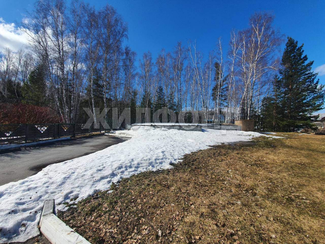 Продам земельный участок 2850 м.кв.