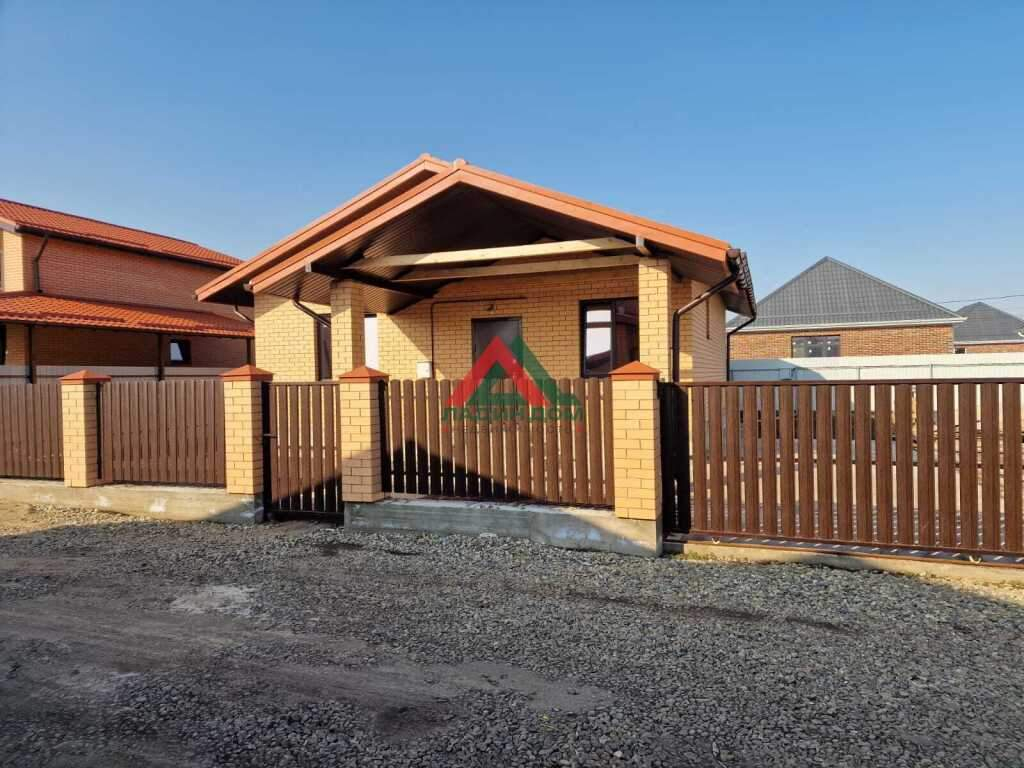 Дом на продажу в Краснодаре, им. Комарова В.М. улица, 160