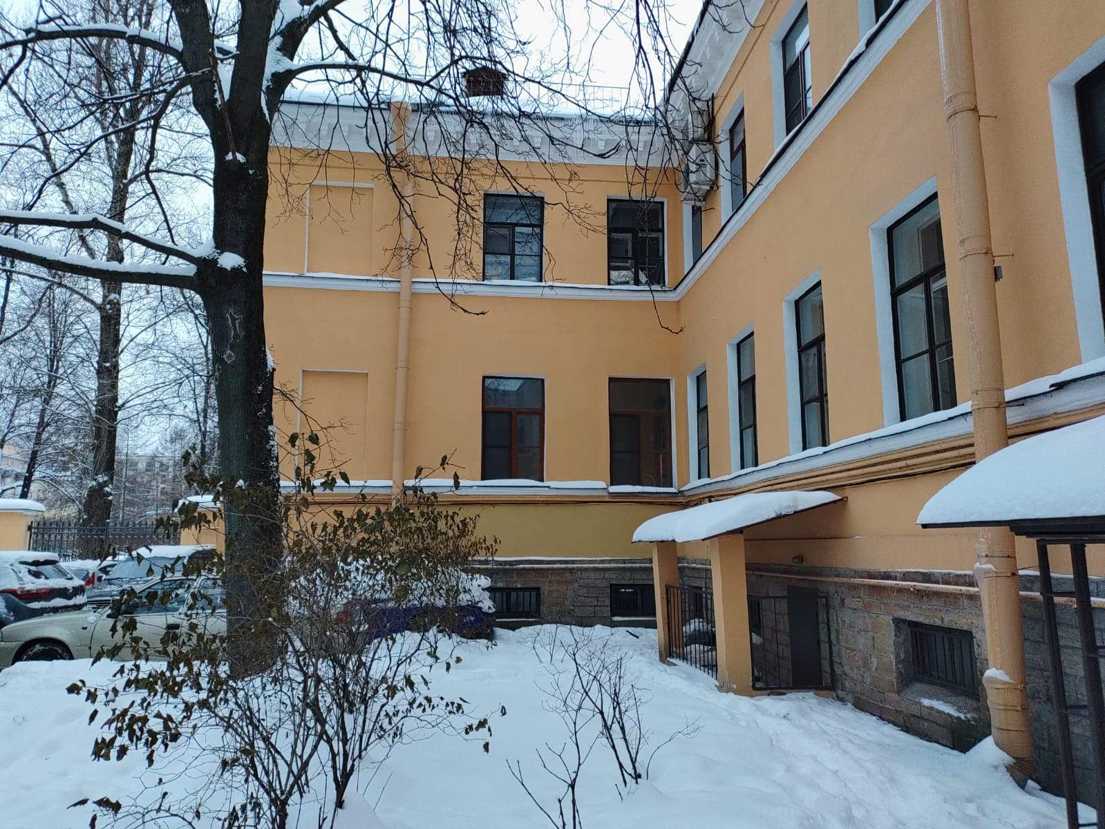 Продам офис 10.3 м.кв.