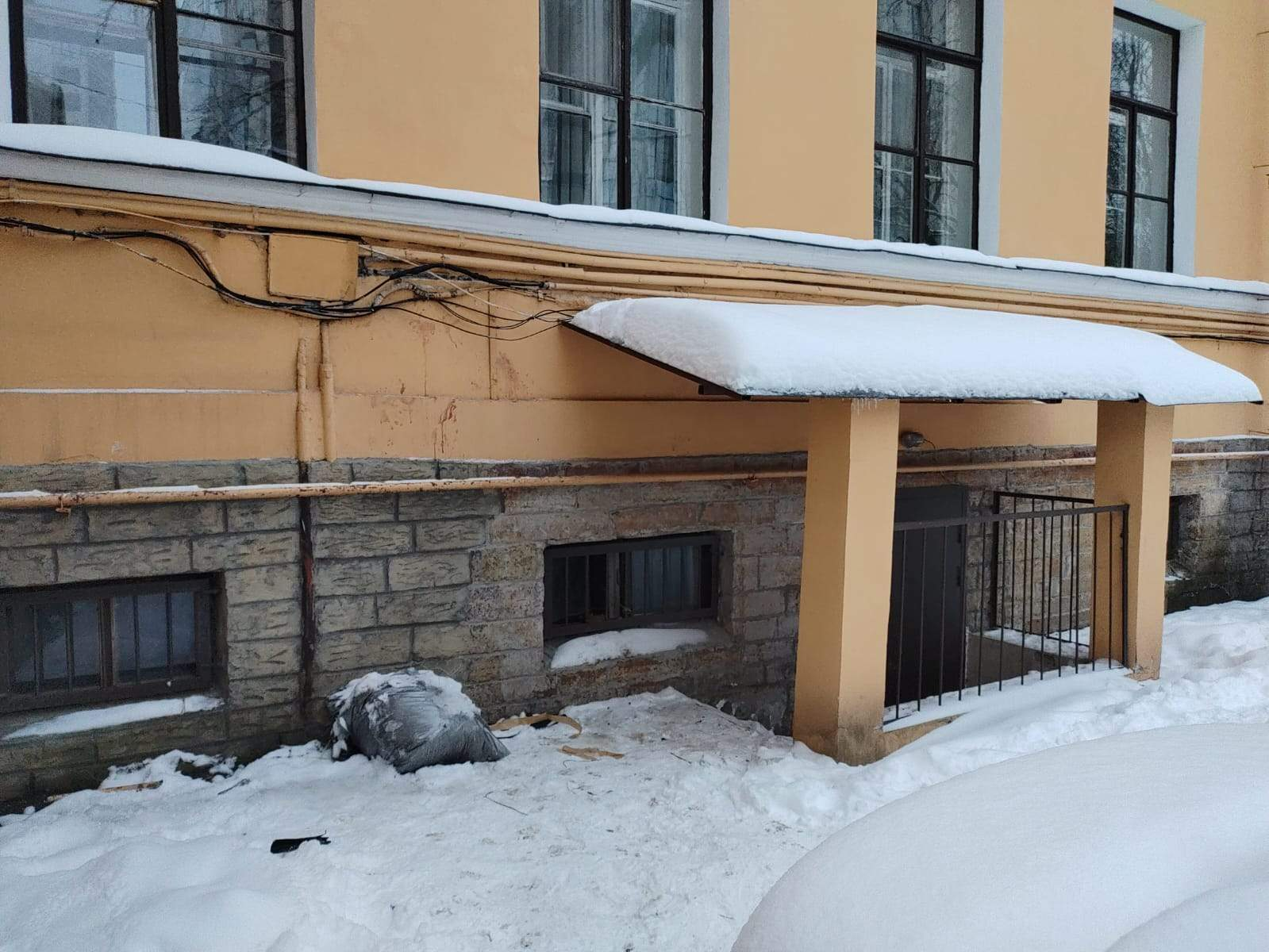 Продам офис 10.3 м.кв.