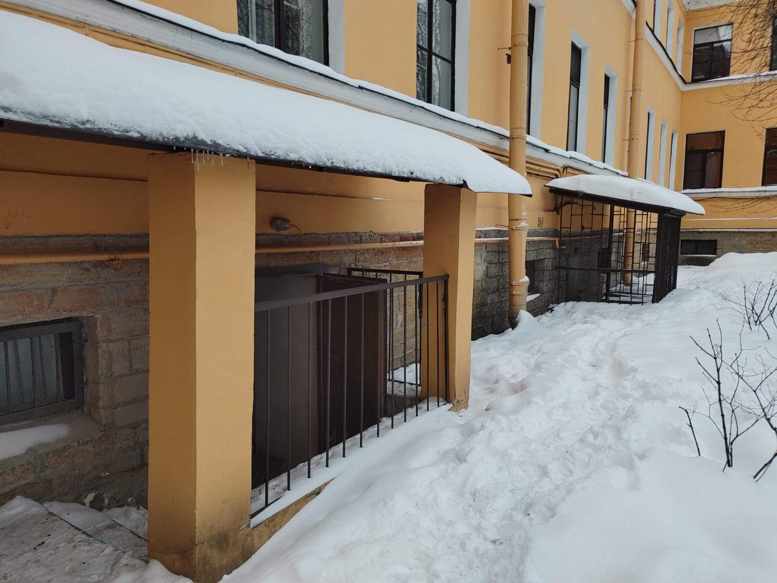 Продам офис 10.3 м.кв.