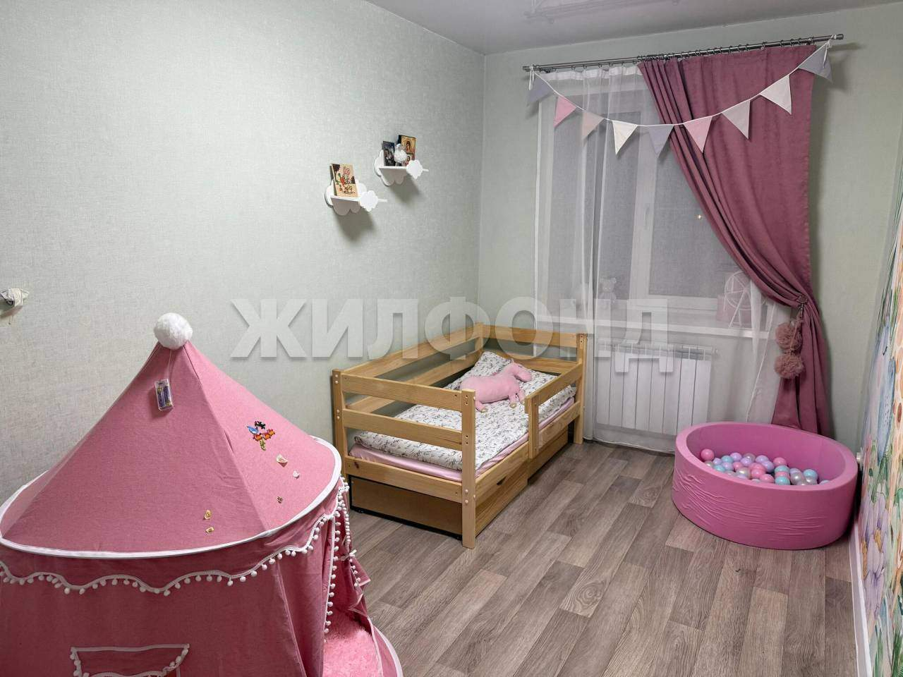 Квартира на продажу в Белово, Октябрьская улица, 27 фото №1