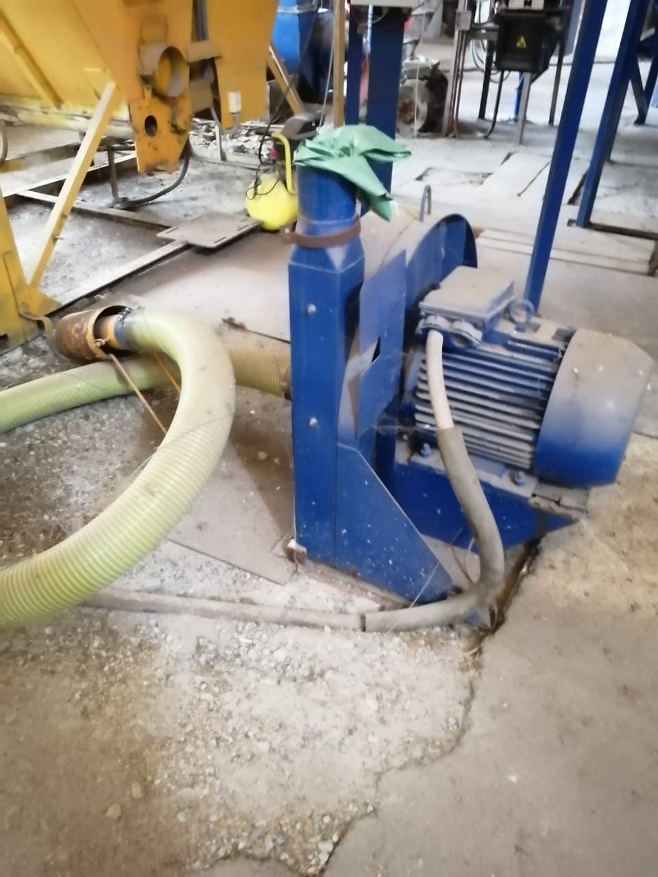 Продам помещение свободного назначения 9500 м.кв.