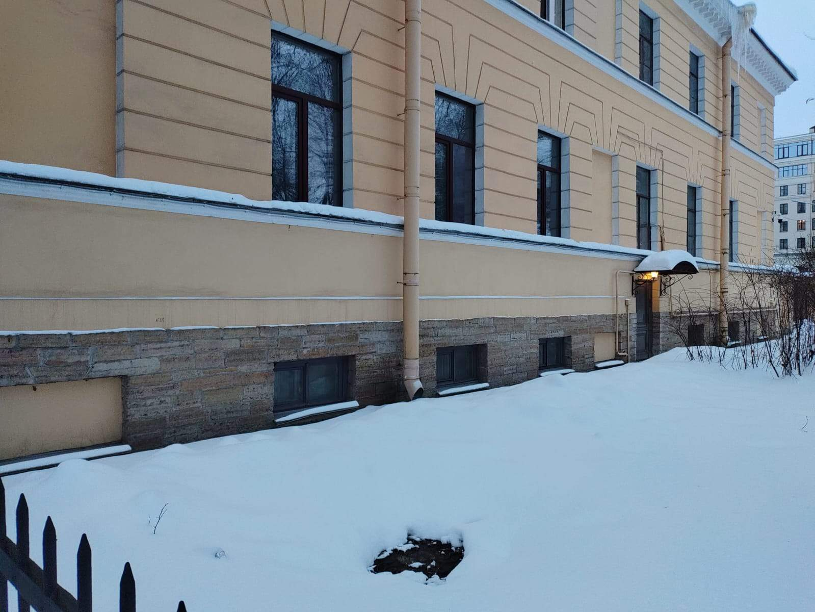 Продам офис 10.3 м.кв.