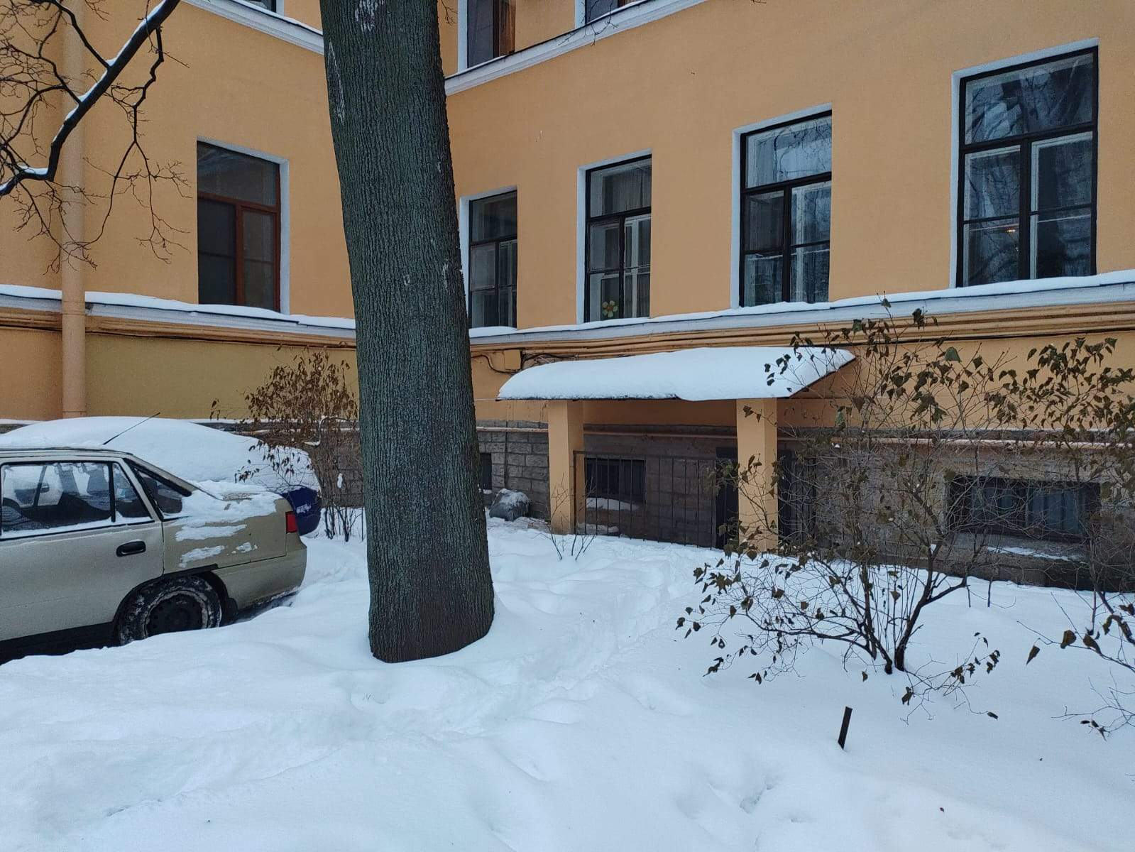 Продам офис 10.3 м.кв.