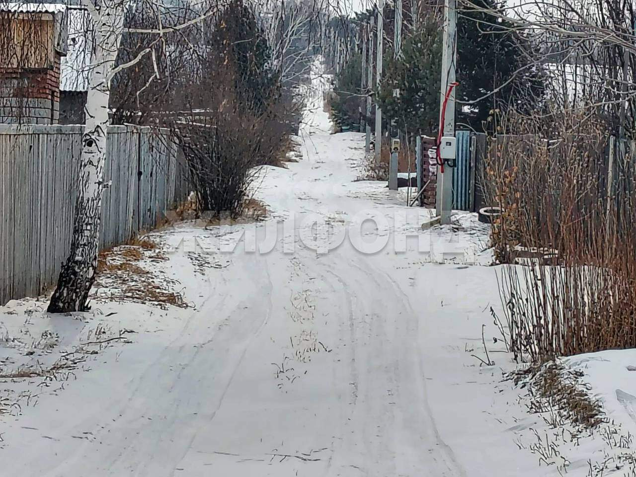 Продам земельный участок 600 м.кв.