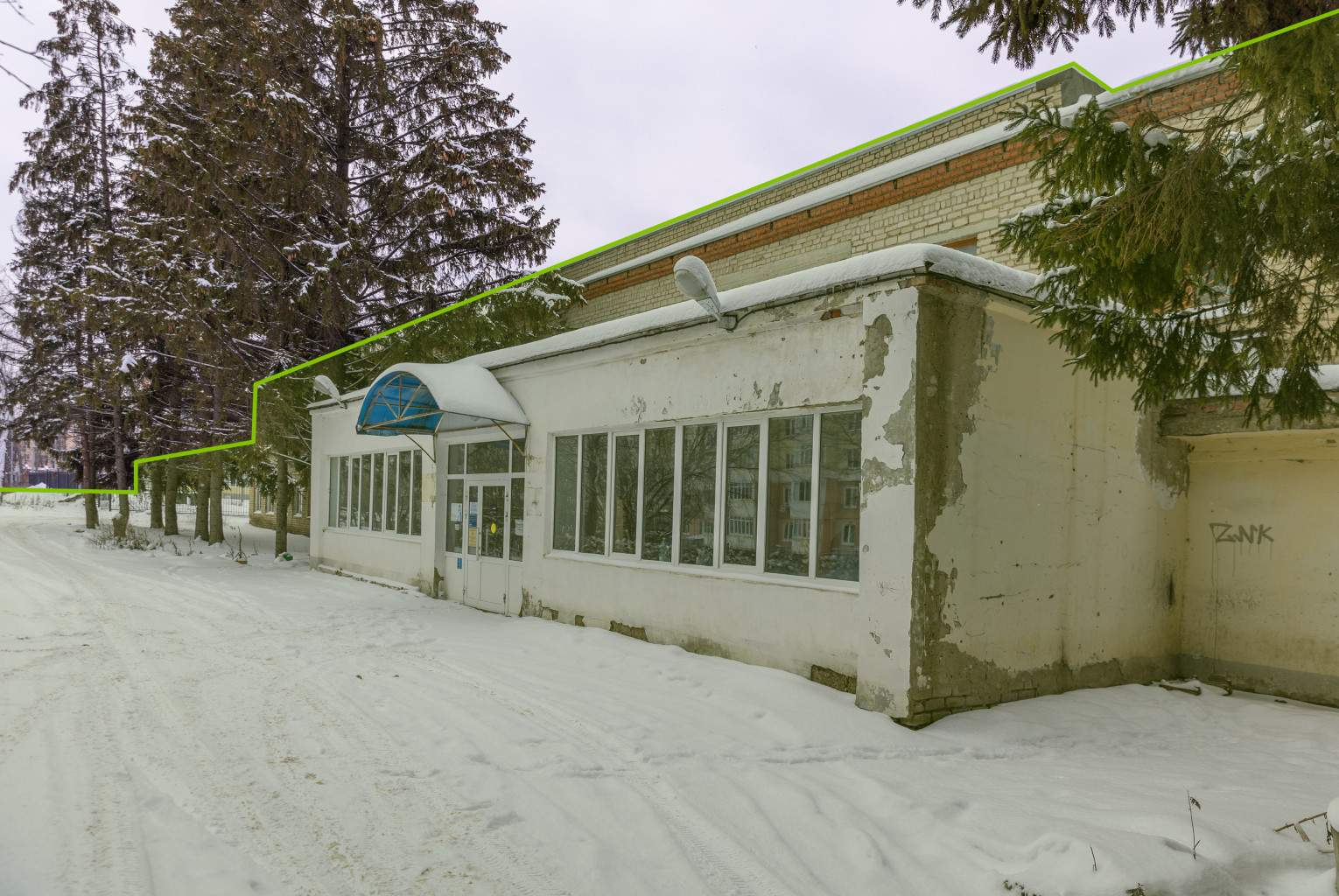 Продам торговое помещение 2591.2 м.кв.