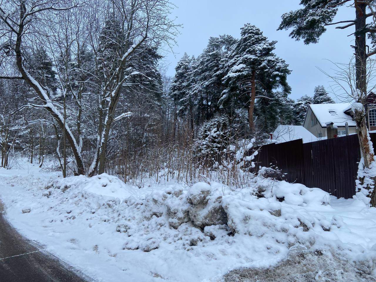 Продам земельный участок 1567 м.кв.