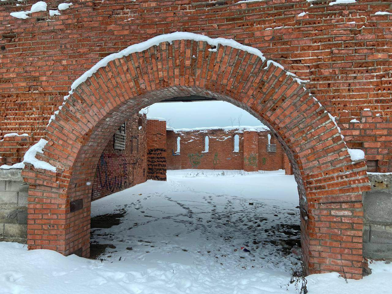 Продам земельный участок 2442 м.кв.