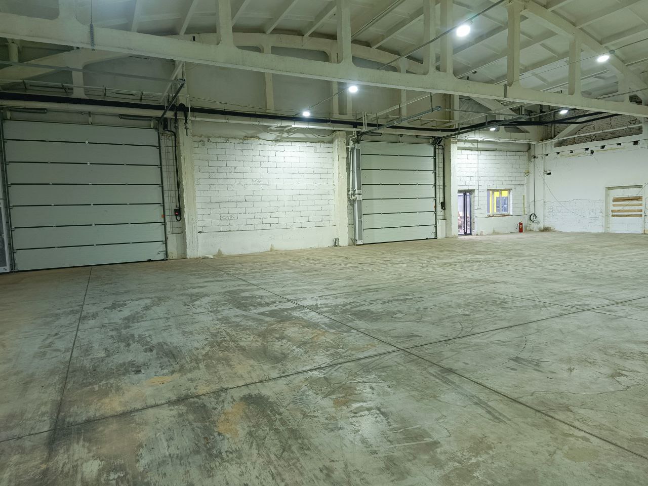 Сдам в аренду склад 1244 м.кв.