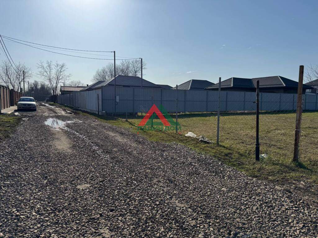 Продам земельный участок 600 м.кв.