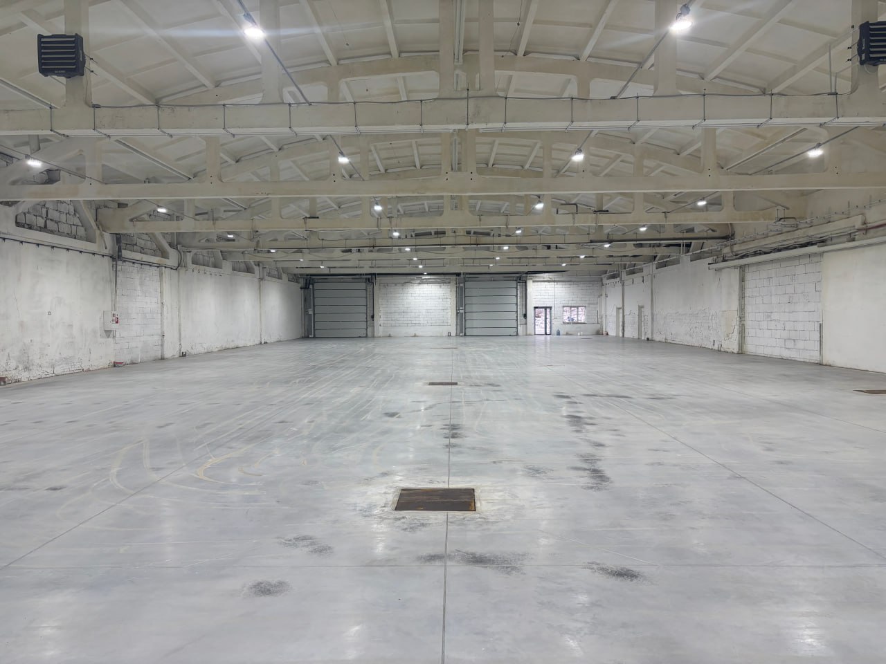 Сдам в аренду склад 1244 м.кв.