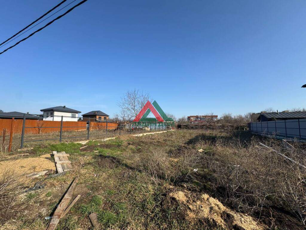 Продам земельный участок 600 м.кв.