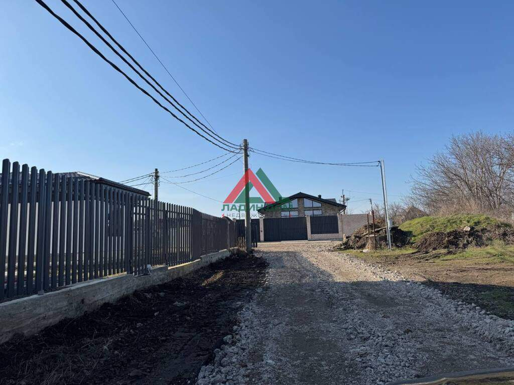 Продам земельный участок 600 м.кв.