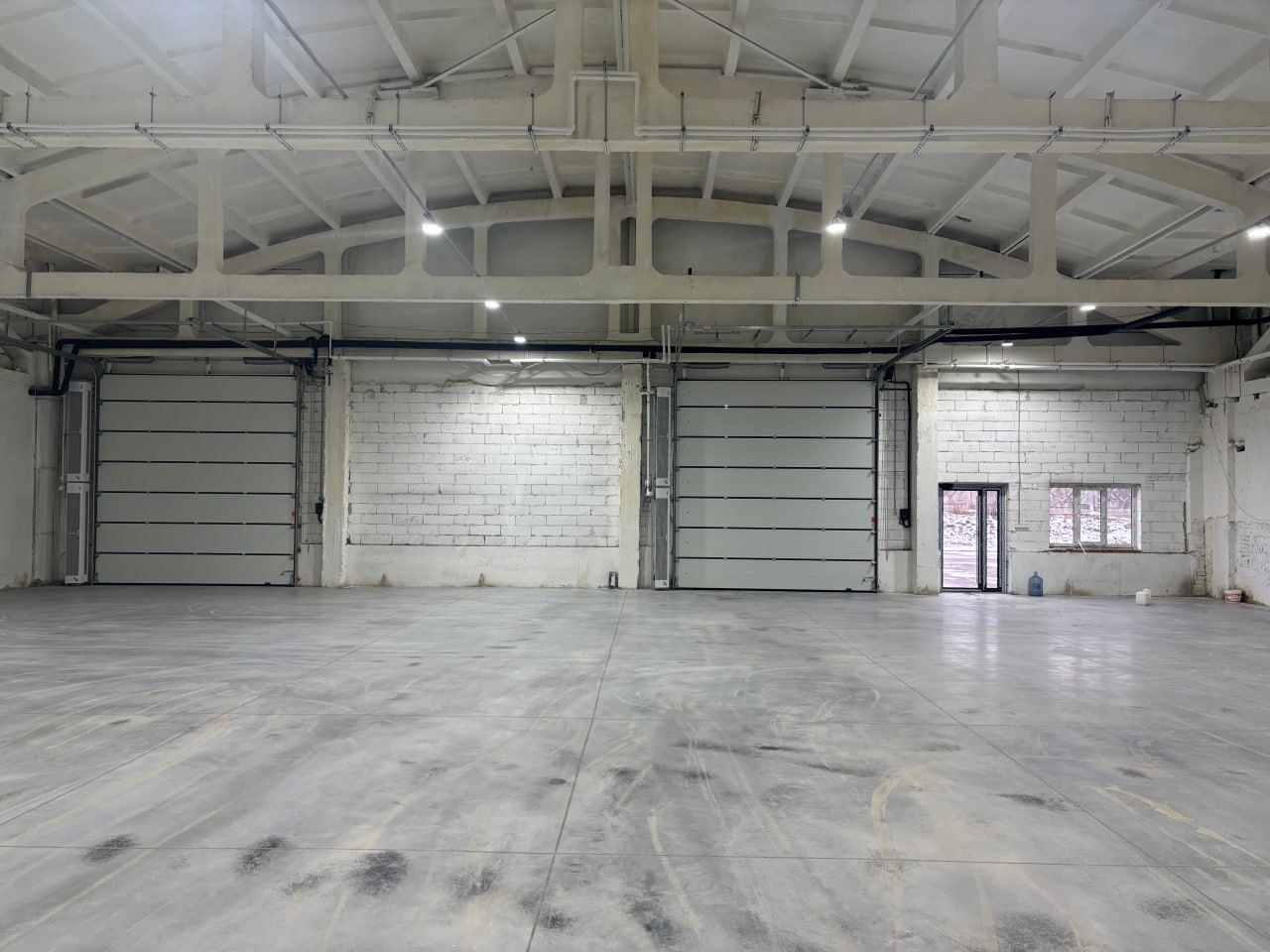 Сдам в аренду склад 1244 м.кв.