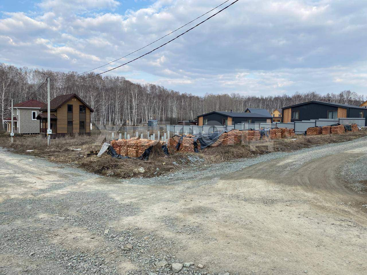 Продам земельный участок 600 м.кв.