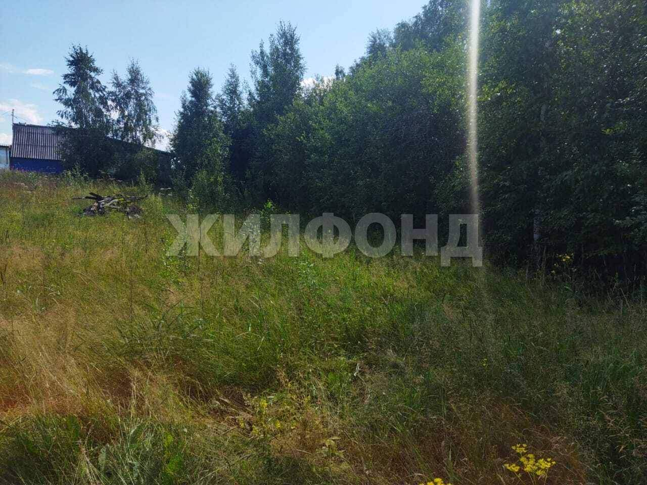 Продам земельный участок 1400 м.кв.